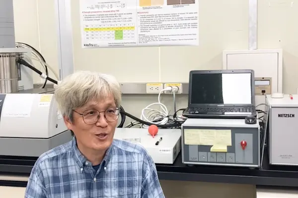 Sanghyun Lee de KRISS parle de l'analyse avancée des propriétés thermophysiques à l'aide des instruments NETZSCH dans le cadre d'un laboratoire de recherche.