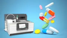 NETZSCH STA 319 Jupiter urządzenie do analizy termicznej z pływającymi kolorowymi tabletkami i kapsułkami farmaceutycznymi.