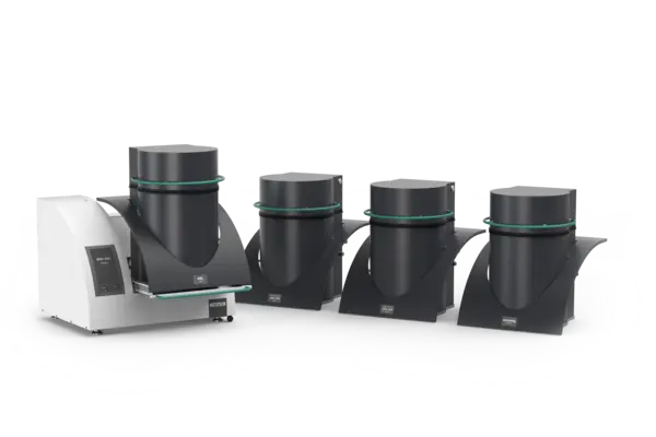 MMC 315 Nexus basiseenheid met statusindicator (links) voor drie verwisselbare meetmodules (midden naar rechts)